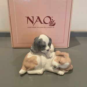 Nao by LLADRÓ Wake Up figurine.